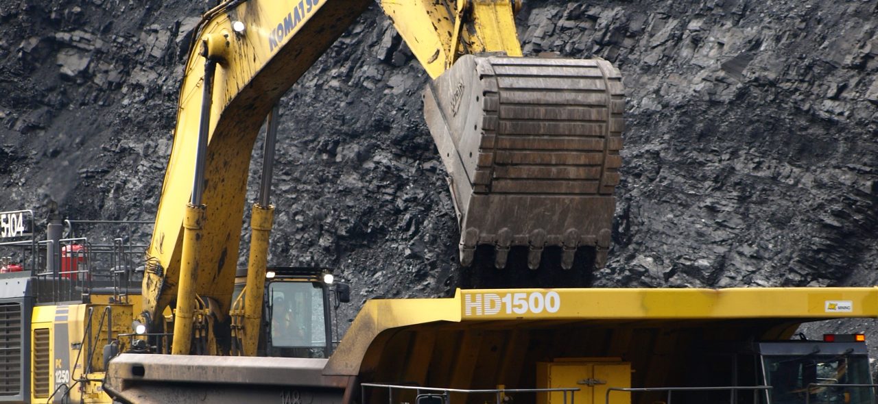 Teck Fording River Pit Bottom Mining KMC Mining